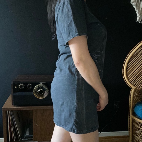 Distressed tshirt dress - Picture 2 of 10
